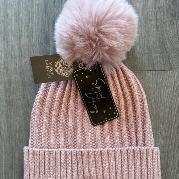 NWT Women’s Pink Hat with Puff - Picture 1 of 3